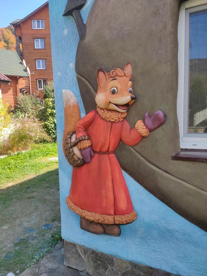 Рукавичка Яремча Экстерьер фото